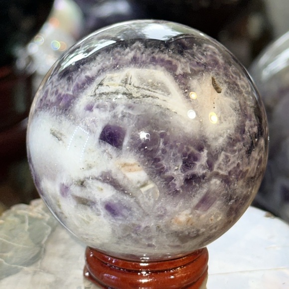 Dream Amethyst Crystal Ball! - Picture 8 of 9